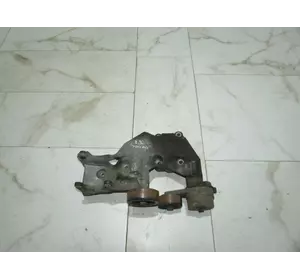 Кронштейн компресора кондиціонера 2.2 Kia Sorento II 2 2009-2012 Кронштейн компресора кондиціонера 2.2 Kia Sorento II 2 2009-2012