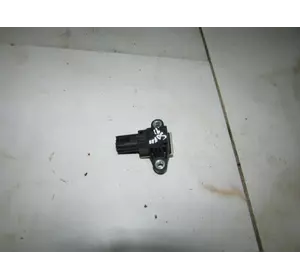 Датчик удару боковий правий передній Kia Sorento II 2 2009-2012 Датчик удару боковий правий передній Kia Sorento II 2 2009-2012