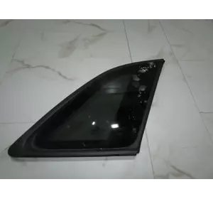 Заднє праве скло в кузов Kia Sorento II 2 2009-2012 Заднє праве скло в кузов Kia Sorento II 2 2009-2012